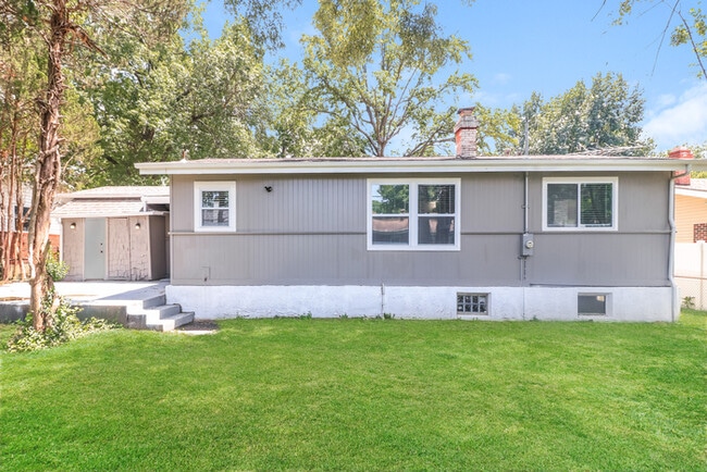 Building Photo - 2325 Vorhof Dr