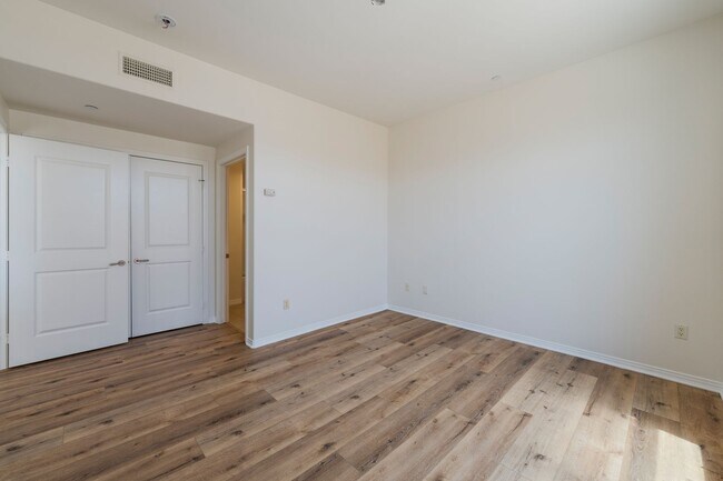 Building Photo - Glencoe Avenue (4050)