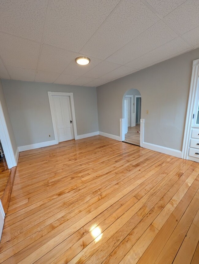 Building Photo - ? Recently Renovated 2-Bedroom Apartment ?