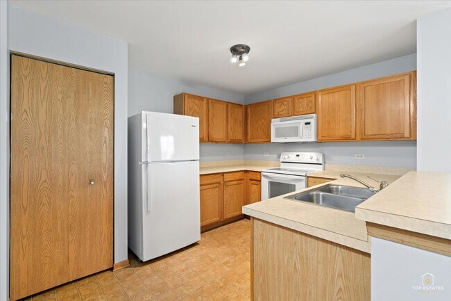 Building Photo - 1515 Silverstone Dr