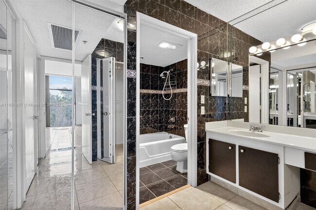 Building Photo - 20355 NE 34th Ct