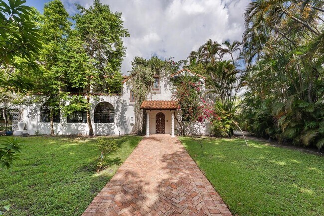 Building Photo - 1624 Granada Blvd