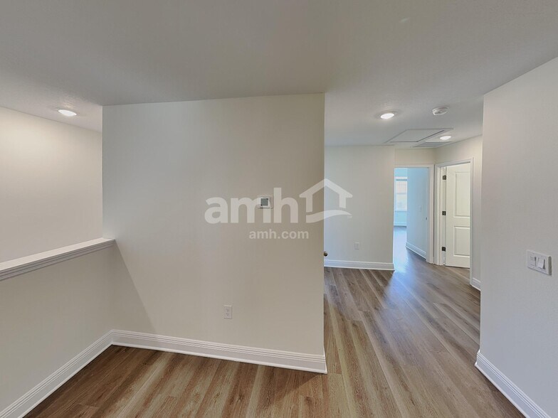 Building Photo - 5969 Sycamore Pl St