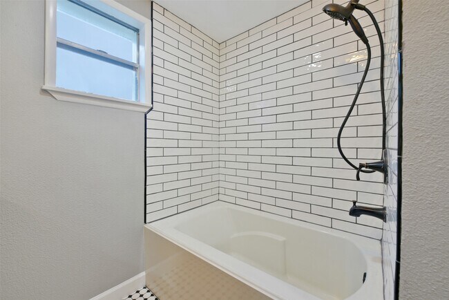 Building Photo - 3427 Avenue L