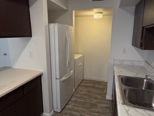 Kitchen - 7602 N 61st Ave