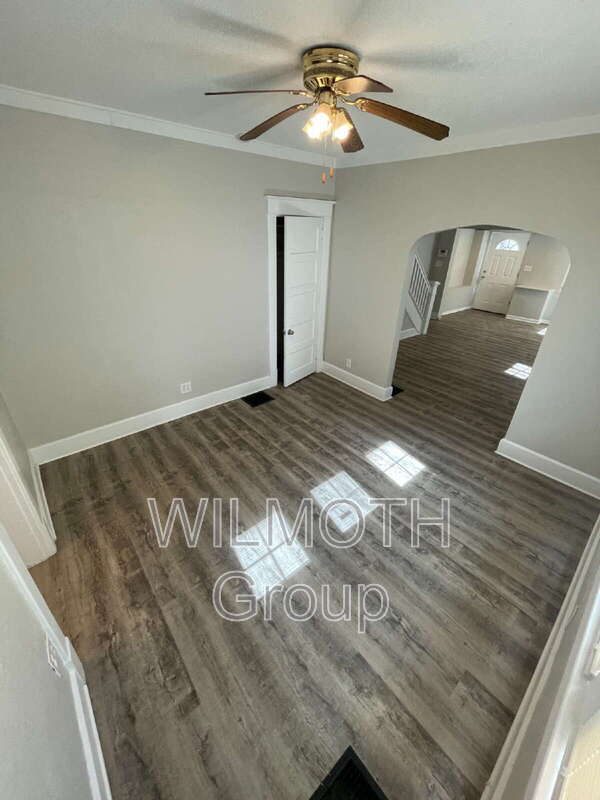 Building Photo - 324 N Linwood Ave