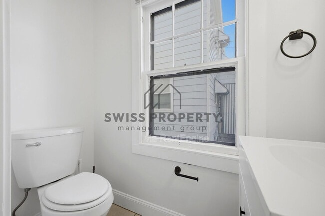 Building Photo - 417 S Huron Ave