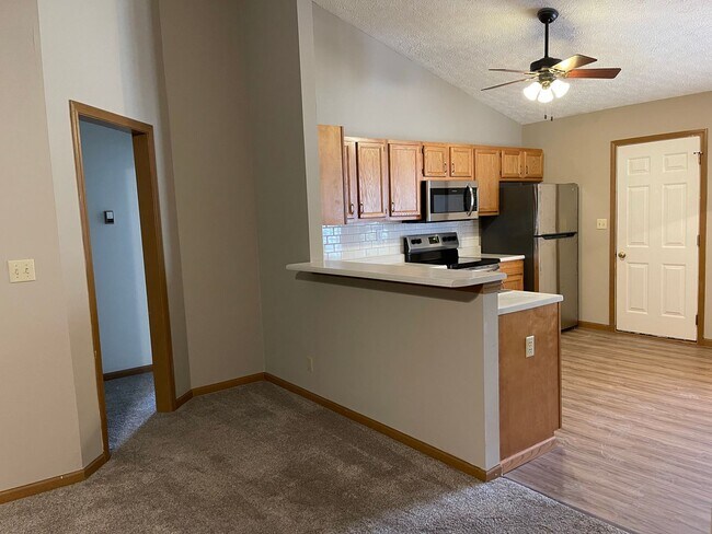Building Photo - 3247 Hopkins Ct