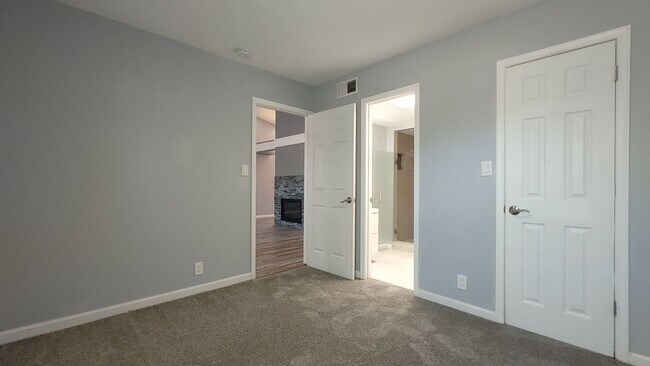 Building Photo - Complete Remodel In Highly Desirable NE Heights