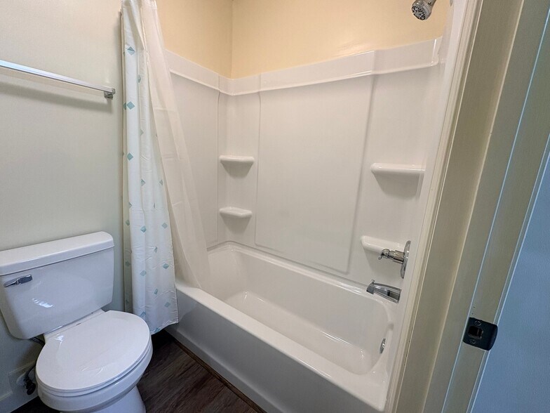 Building Photo - 6247 Jefferson Park Rd