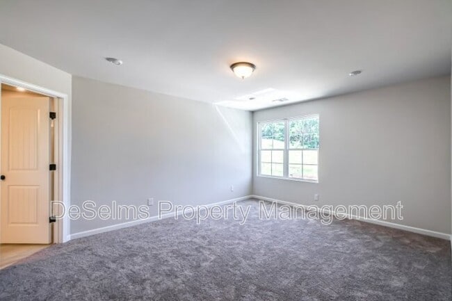 Building Photo - 1120 Chelsea's Wy