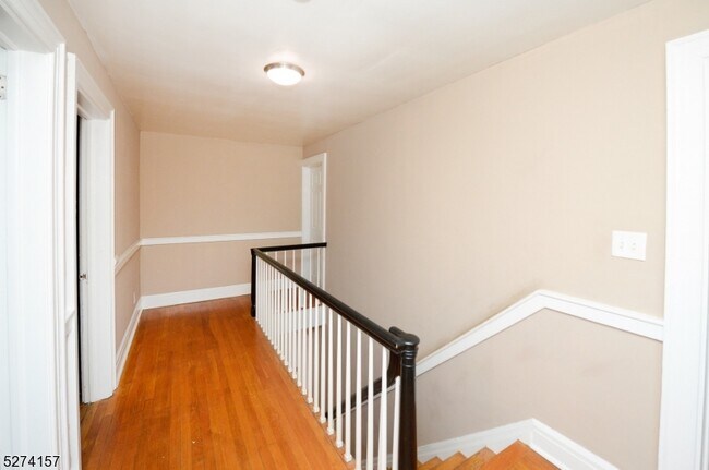 Building Photo - 29 13th Ave