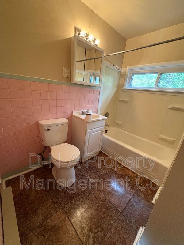 Building Photo - 114 Cabanna Ln