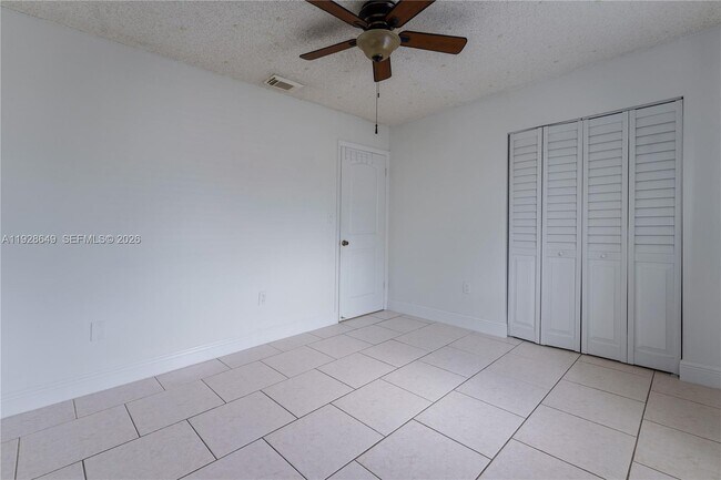 Building Photo - 2732 W 72nd Pl