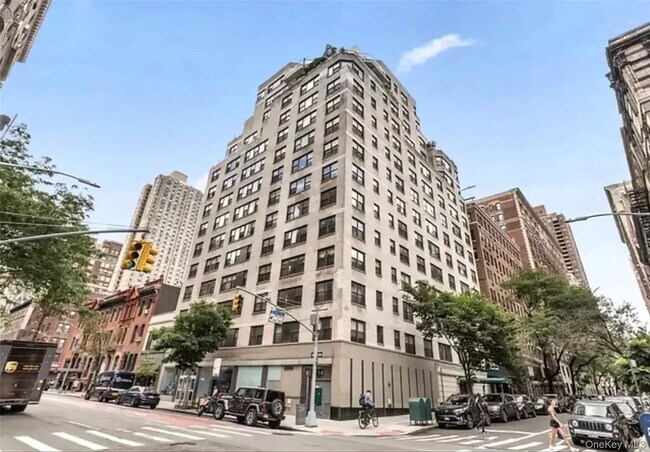 Building Photo - 120 E 90th St