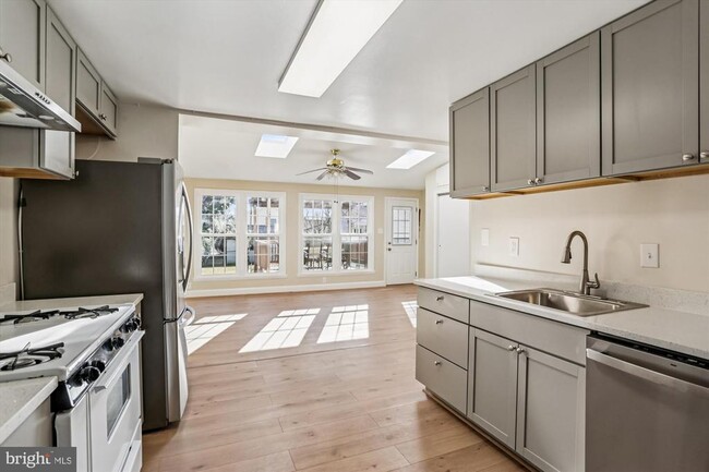 Building Photo - 4106 Ferrara Dr