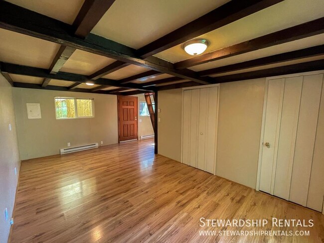 Building Photo - 2266 Alder St
