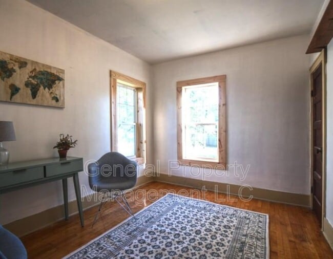 Building Photo - Charming 4 Bedroom, 1 Bathroom Home For Rent