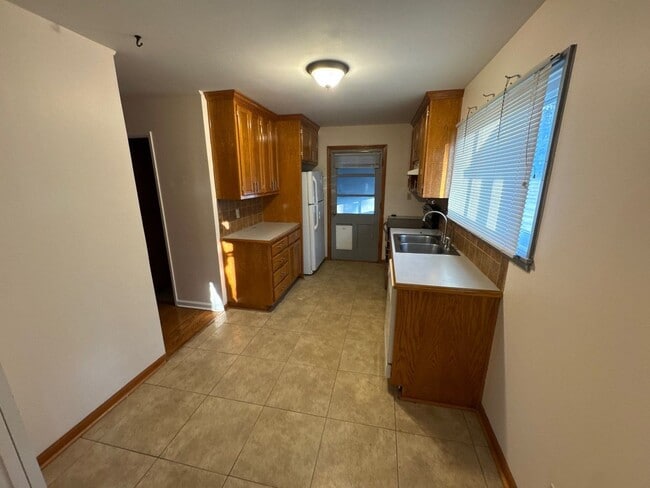 Building Photo - 11508 E 51 St S