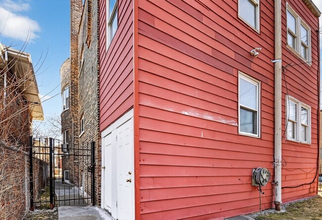 Building Photo - 8018 S Sangamon St