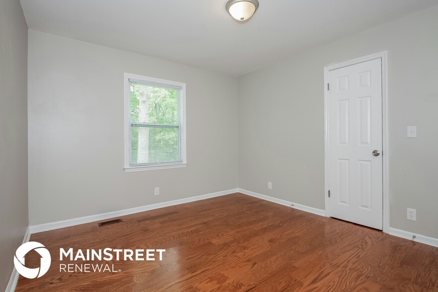 Building Photo - 2324 Pine Forest Dr