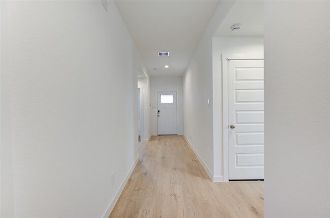 Building Photo - 2808 Misty Elm Ln