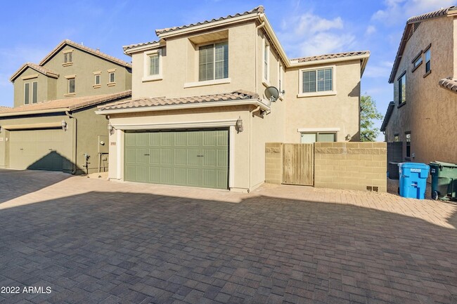 Building Photo - 3983 E Cat Balue Dr