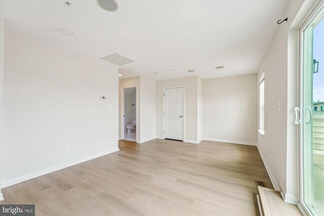 Building Photo - 5313 Smith's Cv Ln