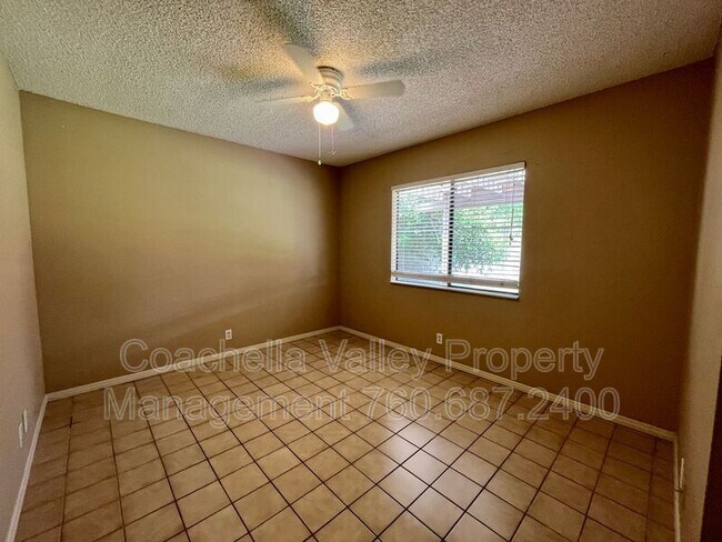 Building Photo - 40120 Sagewood Dr