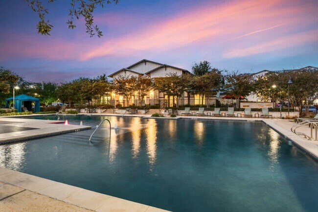 Building Photo - 9301 Old Bee Caves Rd