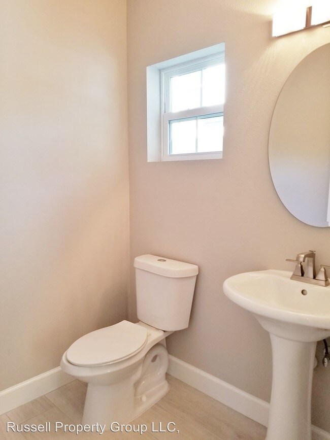 Building Photo - 4 br, 2.5 bath House - 227 46th Ave N