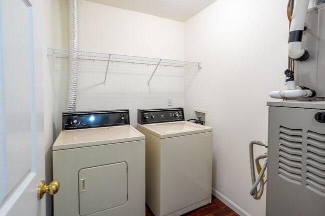 Building Photo - 5005-5007 Carrie Ridge Dr.