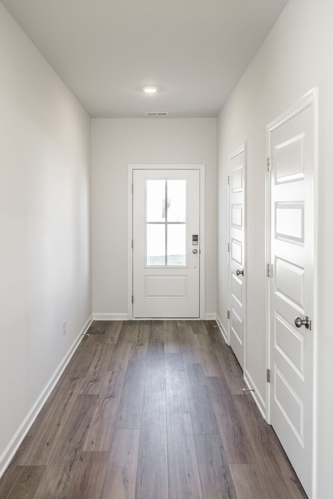 Building Photo - 616 Emerson Ln