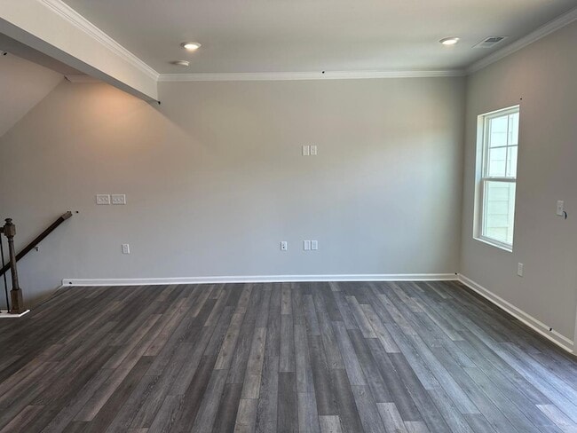 Building Photo - 613 Gimari Dr