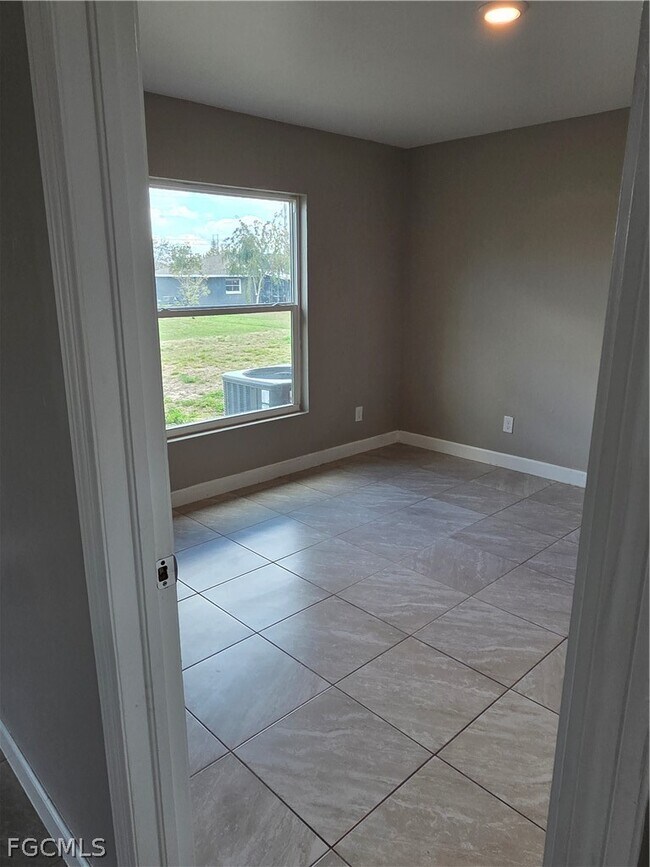 Building Photo - 1117 Gordon Ave S