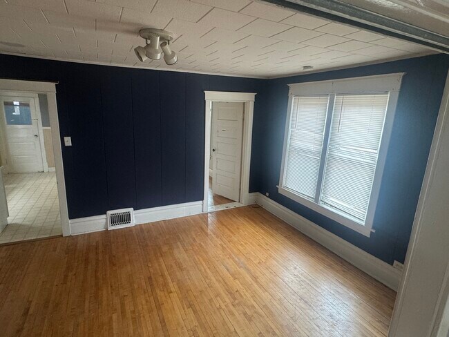 Building Photo - 420 Grand Ave