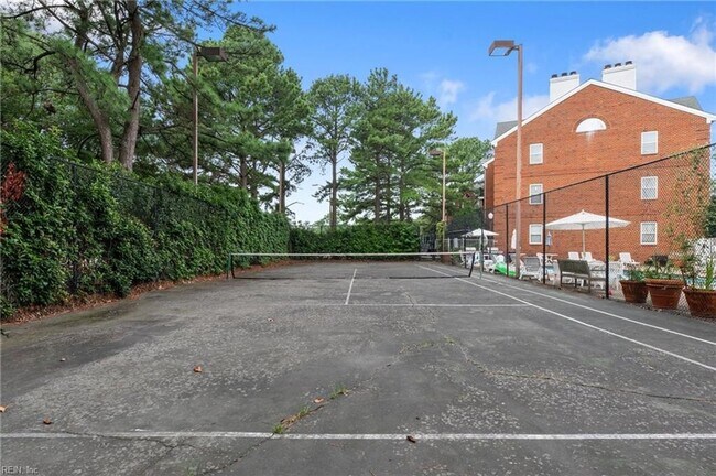 Building Photo - GHENT