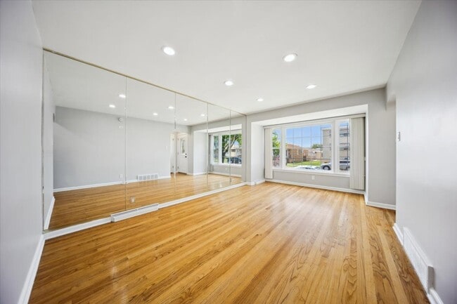 Building Photo - 6039 S Narragansett Ave