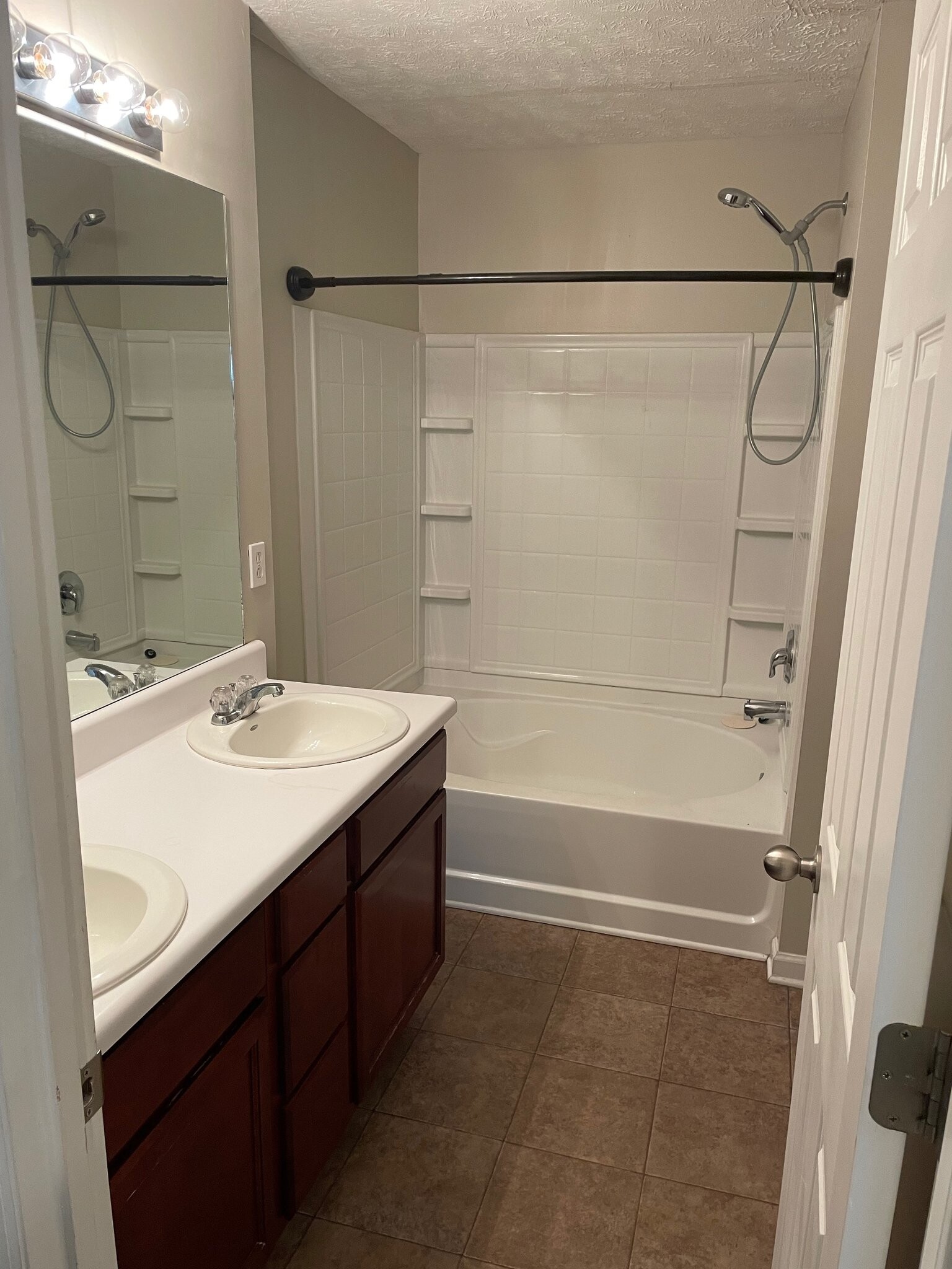 Building Photo - 4844 Laura Jeanne Blvd