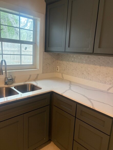 Building Photo - 215 Adkins Dr