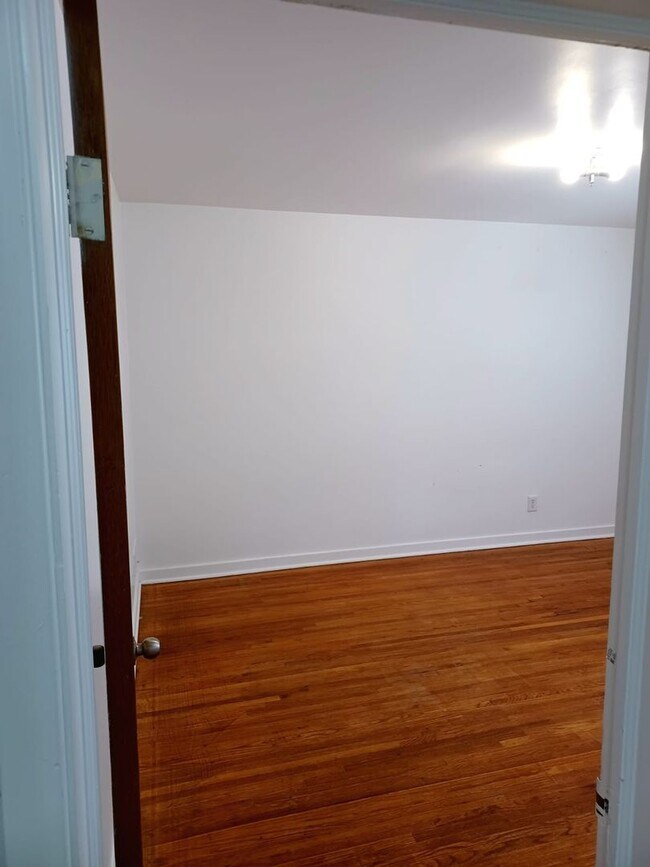 Building Photo - 1300 E Duplex