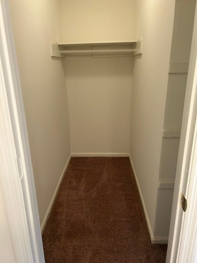 Building Photo - North Columbus 3 BR, 2BA, Great room and fenced yard