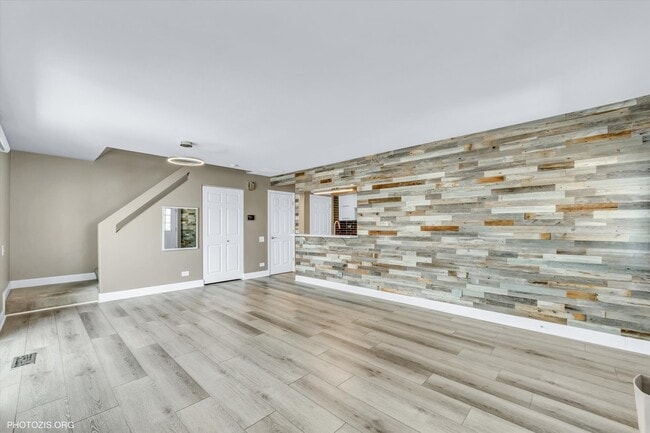 Building Photo - 436 Yorktown Ct