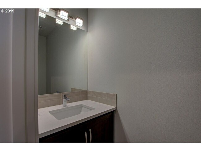 Building Photo - Stylish 3-Bedroom Home w/ Flex Space, Cove...