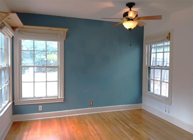 Building Photo - 2003 Montclaire St