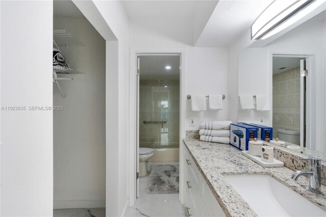 Building Photo - 9167 Harding Ave