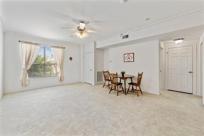 Building Photo - 6655 W Sam Houston Pkwy S