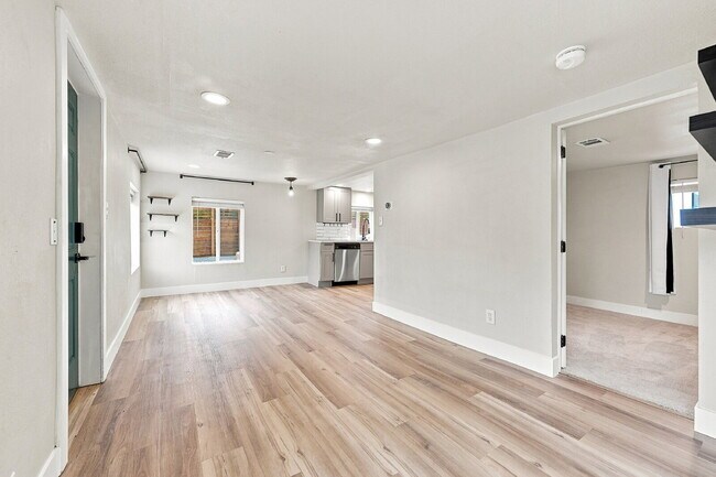 Building Photo - $2,345.95 with $300 Off The First Month's Rent, 2 Beds - 1 Bath, Single Family Home in Englewood ...