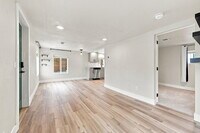 Building Photo - $2,420.95 with $300 Cleaning Voucher 2 Beds - 1 Bath, Single Family Home in Englewood with Privat...