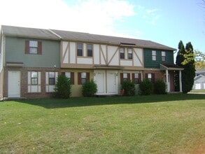 Building Photo - 2752-2758 Scarlet Oak